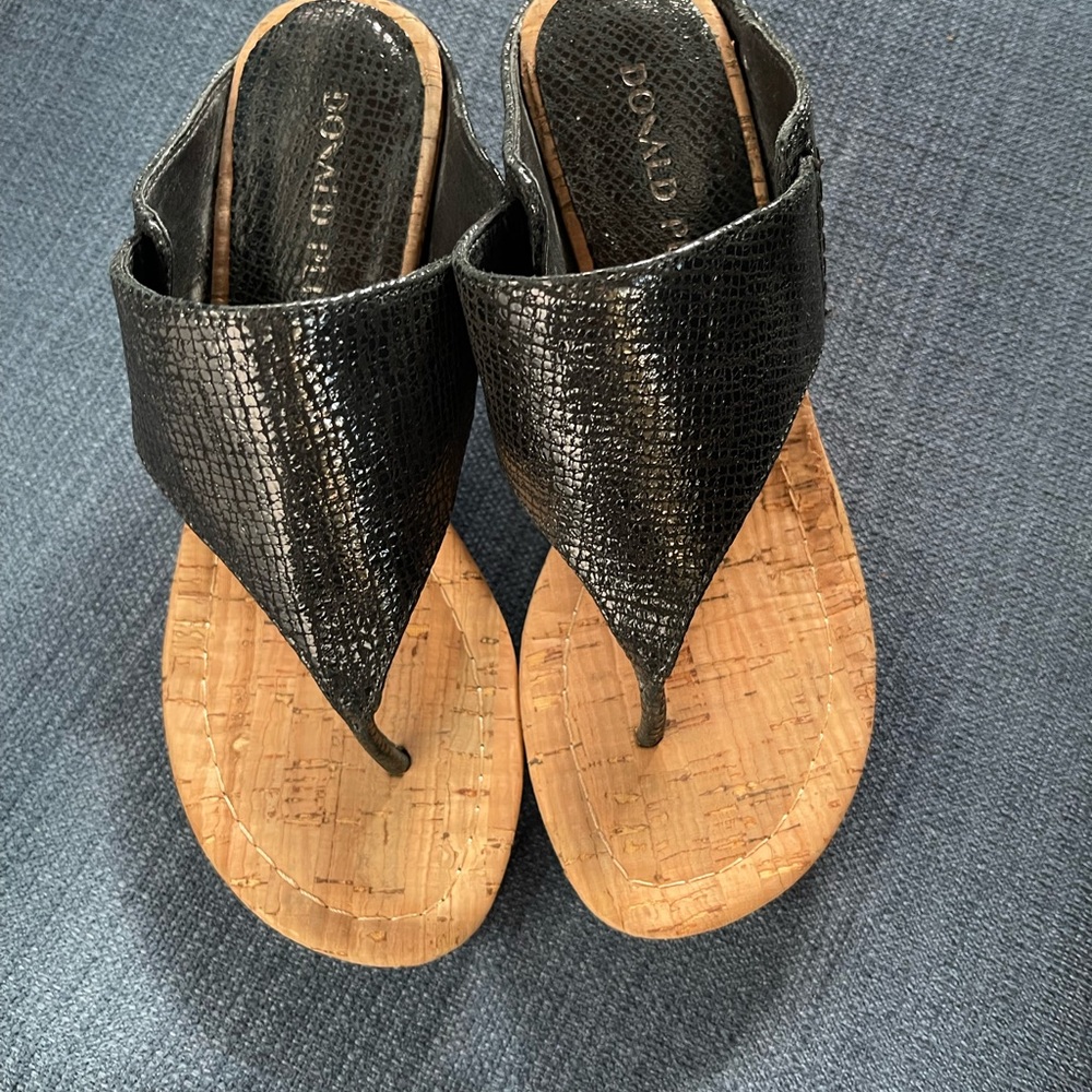 Donald Pliner black wedges